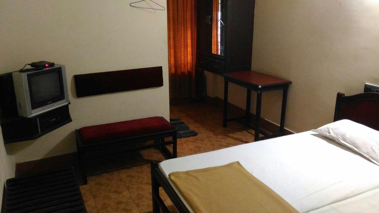 Poonthanam Guest House Гуруваюр Экстерьер фото