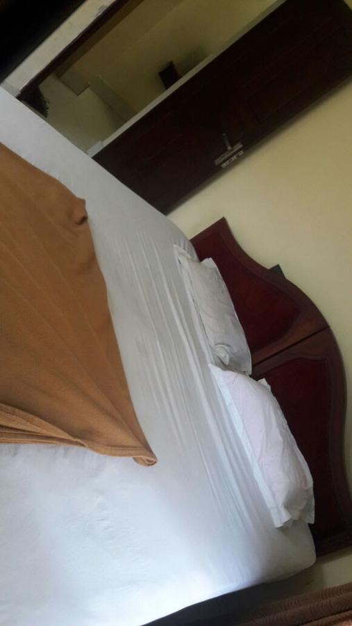 Poonthanam Guest House Гуруваюр Экстерьер фото